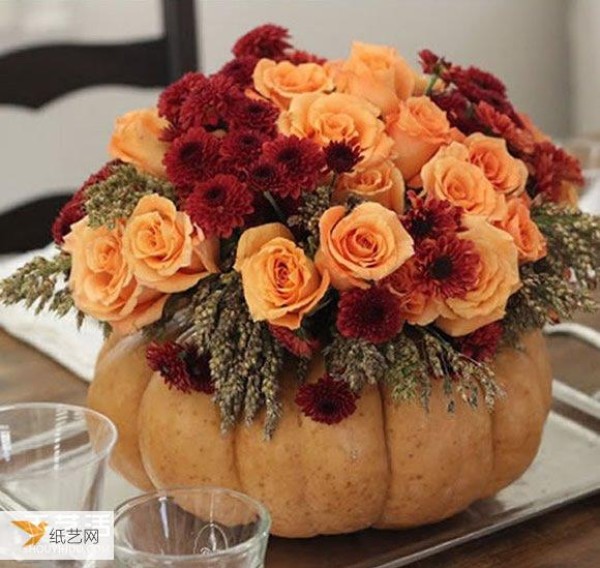 How to make a personalized Thanksgiving vase using pumpkins