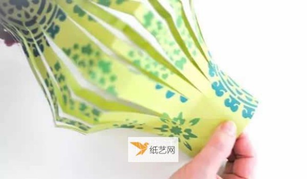 Simple ways to make Mid-Autumn Festival lanterns for children