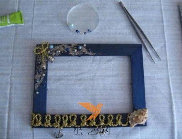 Tutorial on how to make an old photo frame for New Year’s gift with a new look