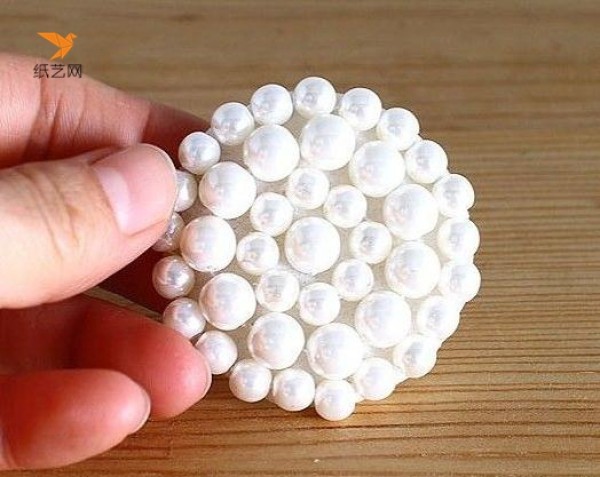 Tutorial on how to make sweet handmade pearl hairpins