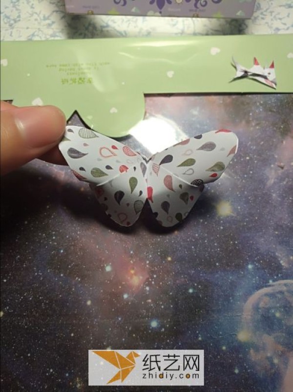 Teach you step by step how to make a three-dimensional origami butterfly