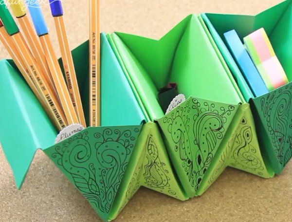 Manual origami tutorial for retractable origami pen holder