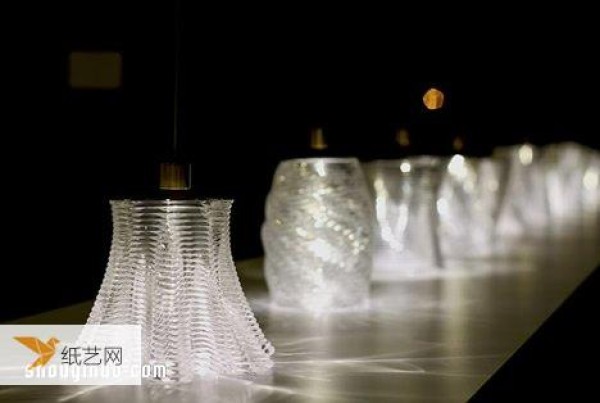 Using glass 3D printing technology to create glass handicrafts at thousands of degrees high temperature