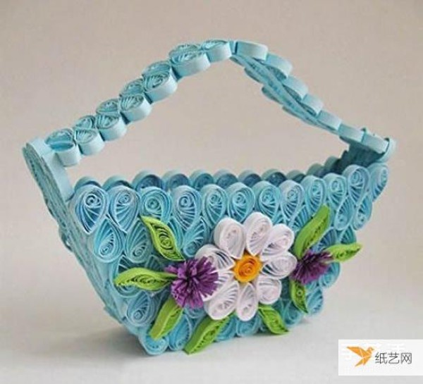 Illustrated tutorial on how to make a handmade quilled paper handbag