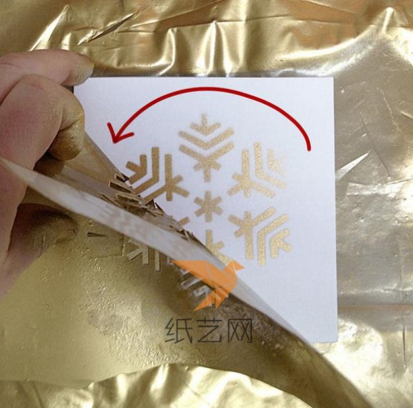 Simple DIY tutorial for making paper-cut snowflake pattern Christmas greeting cards in batches