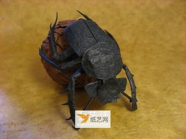 Use origami to create lifelike animals