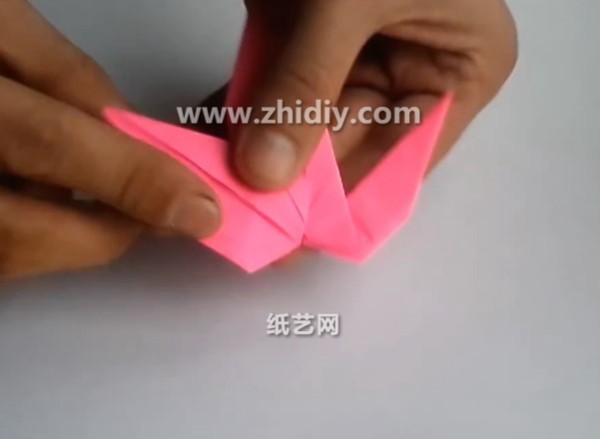 Simple origami hummingbird origami crafting method