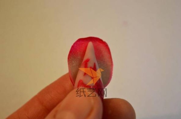 Tutorial on how to make a red rose ring made of ultra-light clay