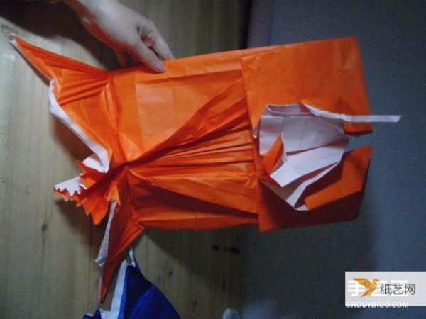 I was dumbfounded after reading the step-by-step pictures of Gu Fan Yuanyings creative origami painting.