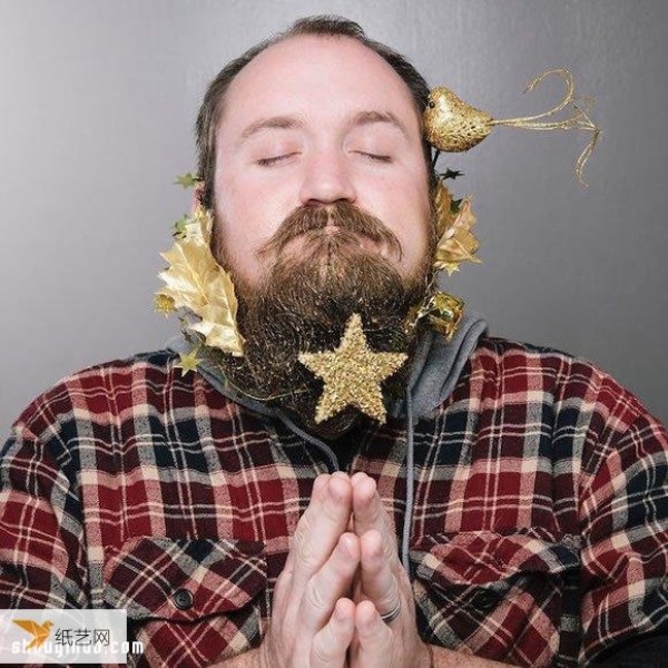 12 weird Christmas beards that make bearded men more personalized