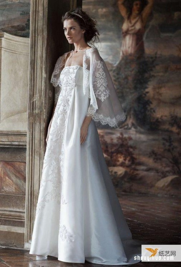 Alberta Ferretti 2016 romantic wedding dress collection display