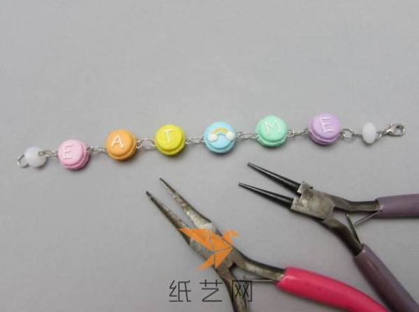 Clay Rainbow Bracelet Tutorial for Valentine’s Day Gifts