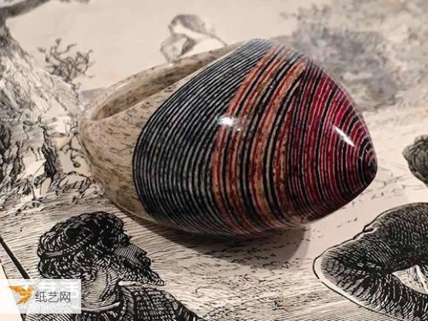 Jewelry with a taste of time made from old books and newspapers