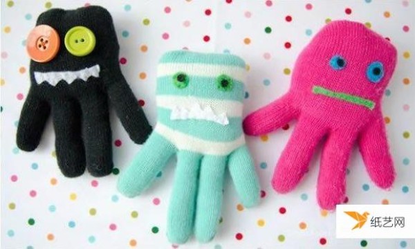 Tutorial on how to transform old gloves into octopus puppets by hand