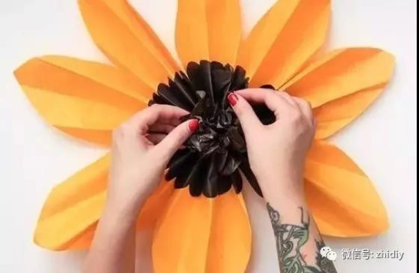 Illustrated tutorials on paper art sunflowers and large decorative flowers