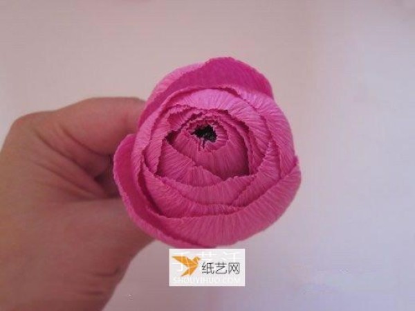 How to make crepe paper candy flowers by hand