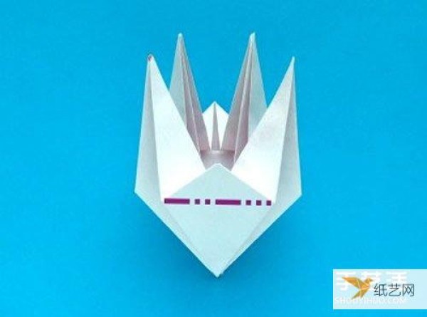 Illustrated tutorial on the folding steps of the seemingly complicated origami crab