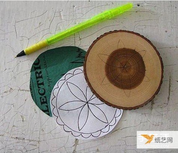 Illustrated tutorial on how to make a very personalized and simple homemade wooden coaster