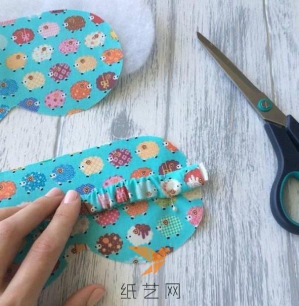 Tutorial on how to make your own cute eye mask