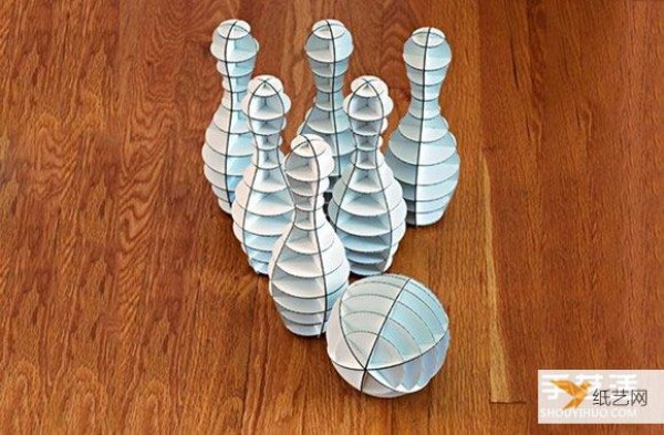 Handmade eco-friendly bowling pieces using corrugated paper