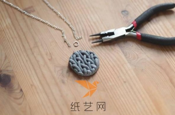 Tutorial on Braided Necklace Made of Super Light Clay for Valentines Day Gift