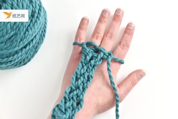 3 types of tutorials are waiting for you to choose! Those cute little knick-knacks made of yarn!