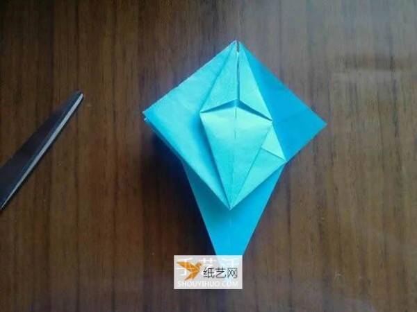 Illustration of folding method of three-dimensional eight-petal chrysanthemum during Double Ninth Festival