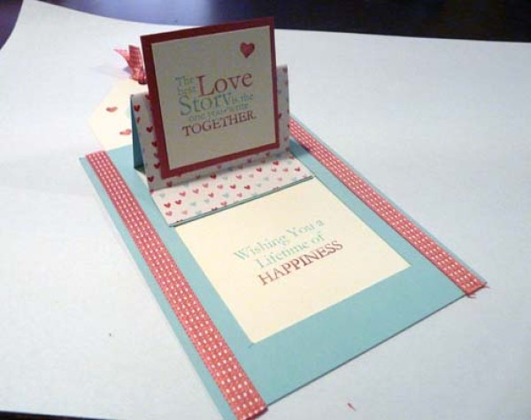 Illustrated tutorial on how to make a simple pull-out three-dimensional handmade greeting card