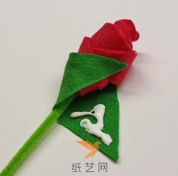 Tutorial on making non-woven roses for Valentine’s Day gifts