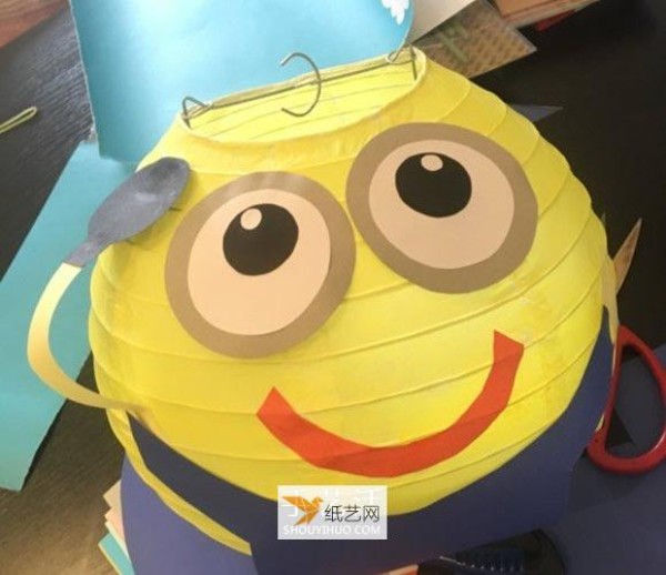 How to make and modify a simple minion cartoon lantern