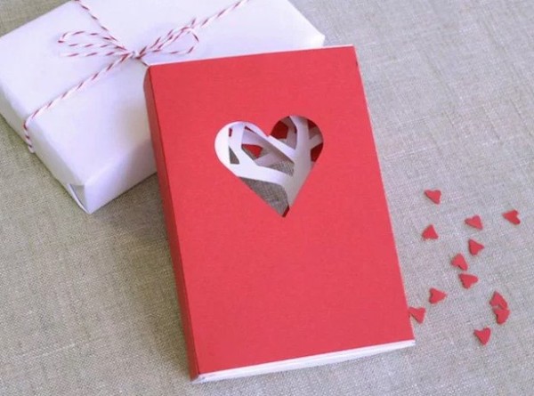 DIY production of Valentines Day three-dimensional greeting cards: matchbox greeting cards