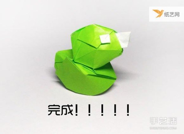 Illustration of the steps of origami of a very cute three-dimensional duck