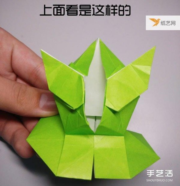 Illustration of the steps of origami of a very cute three-dimensional duck