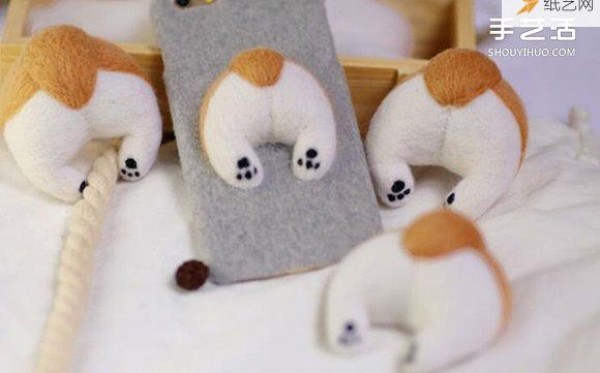 Cute animal butt phone case made of wool felt