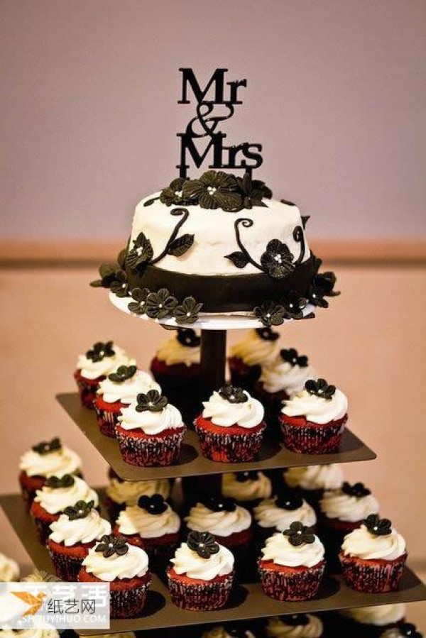 Happy wedding! Specially creative wedding cakes make your wedding a highlight