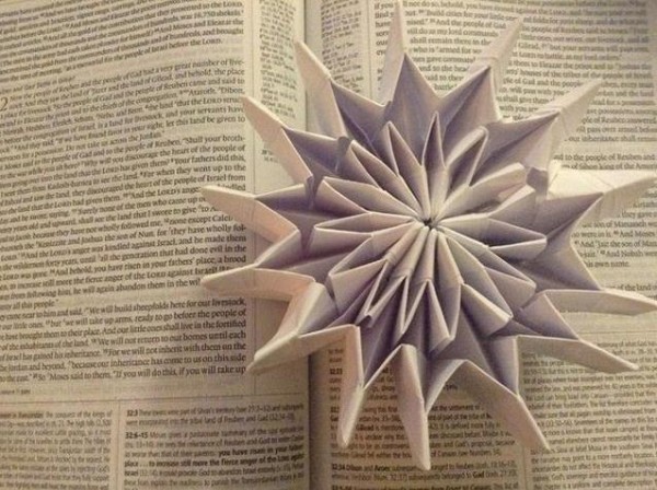 Detailed tutorial for making beautiful origami snowflakes