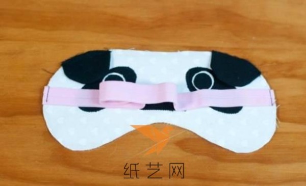 Tutorial on how to make a cute panda eye mask for Valentine’s Day gift