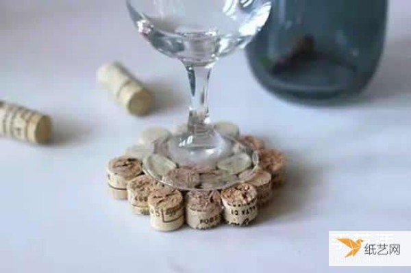 How to make coasters and plate mats by using red wine bottle corks from waste