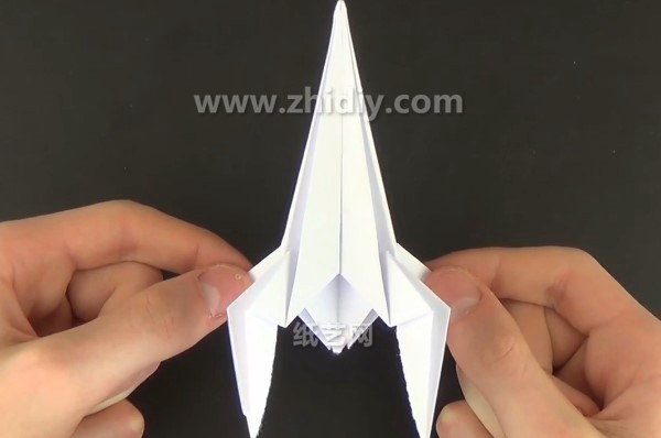 Origami video tutorial for handmade origami rocket