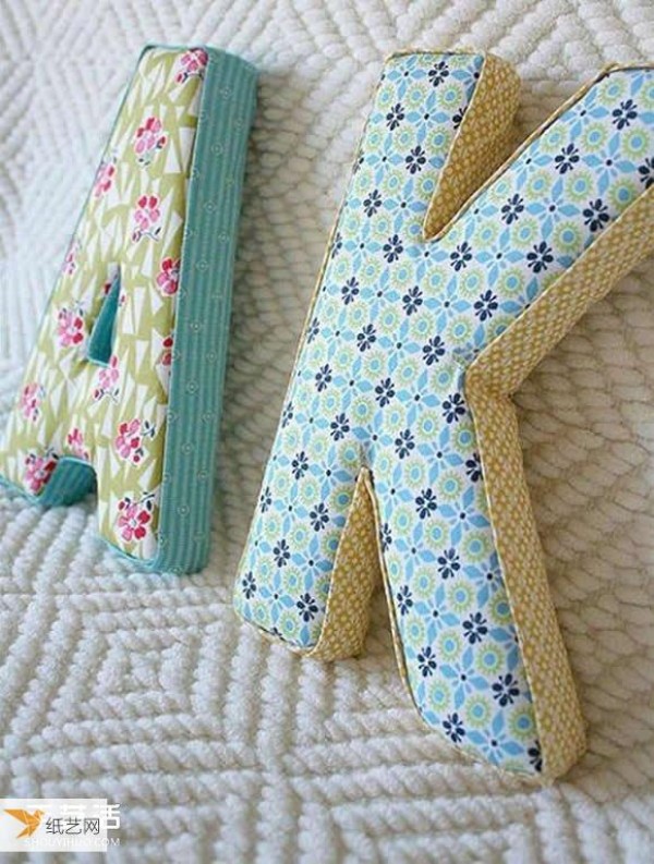 Tutorial on handmade personalized creative letter pillows