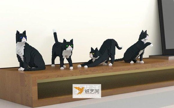 Three-dimensional cat model made of mini Lego bricks