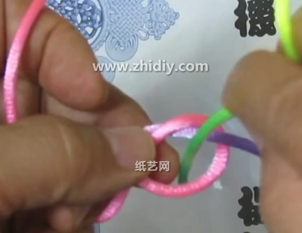 Chinese knot basic straight hanging double link weaving method