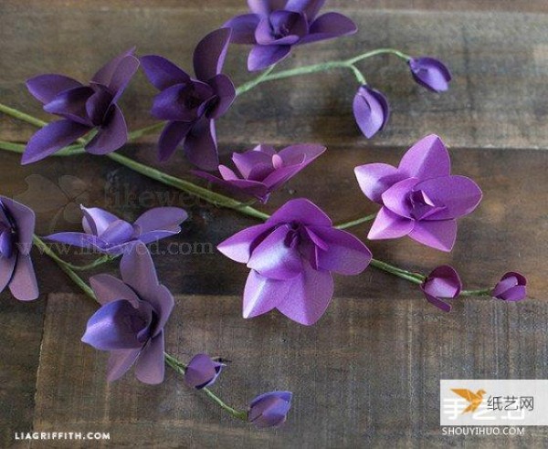 Illustration of how to make beautiful origami orchids by hand