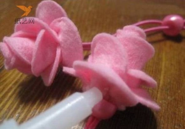 Non-woven fabric tutorial Non-woven fabric three-dimensional flower hair tie making tutorial