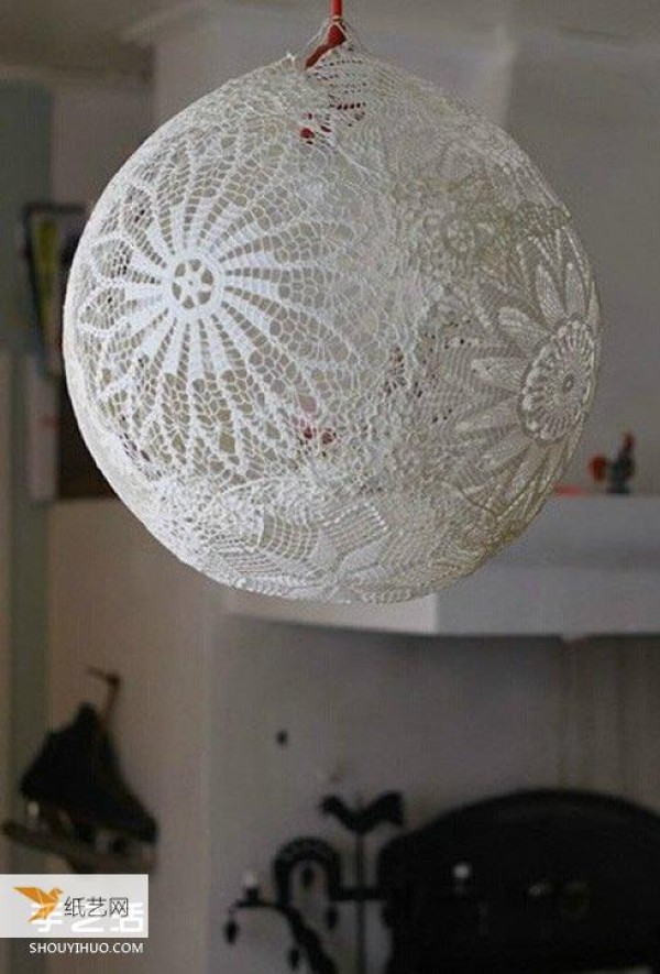 Illustrated tutorial on how to make your own personalized lace lampshade by hand