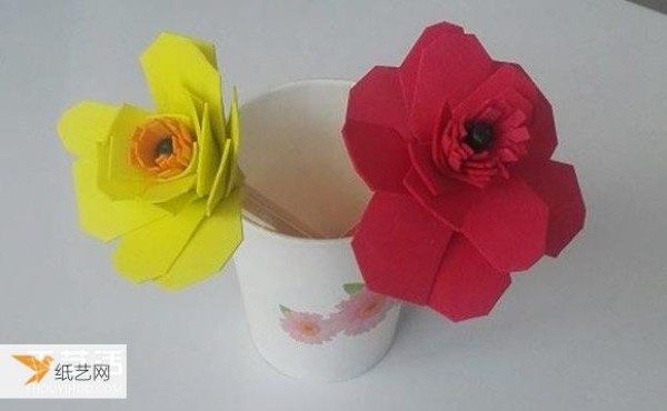 Comprehensive illustrated tutorial for making flowers using sponge paper