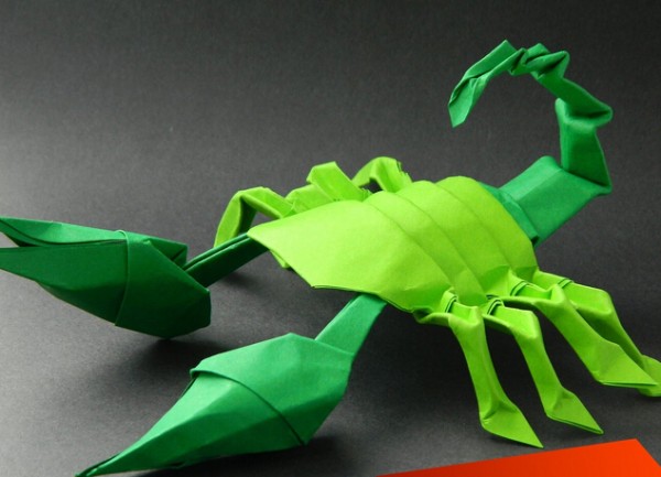 DIY origami scorpion making method