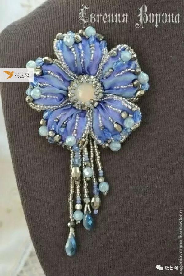 Super simple beaded brooch tutorial that you can make yourself