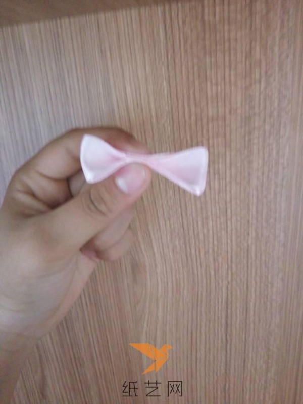 Elegant bow made into bow bookmark