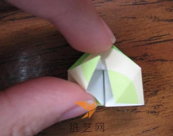 Tutorial on how to make a cute origami turtle